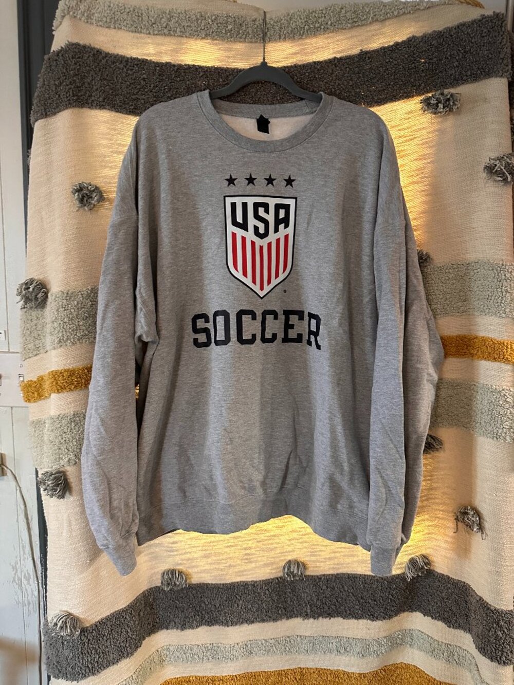 USA Soccer USWNT 4 Star Graphic Crewneck Sweatshirt - Heather Gray 2XL